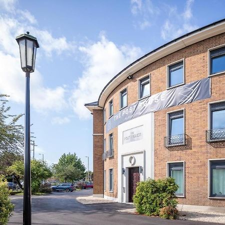 The Post House One By Fortuna Property Gloucester Exteriör bild